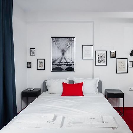 Central Art-Inspired Flat With Private Garage Sofia Exteriör bild