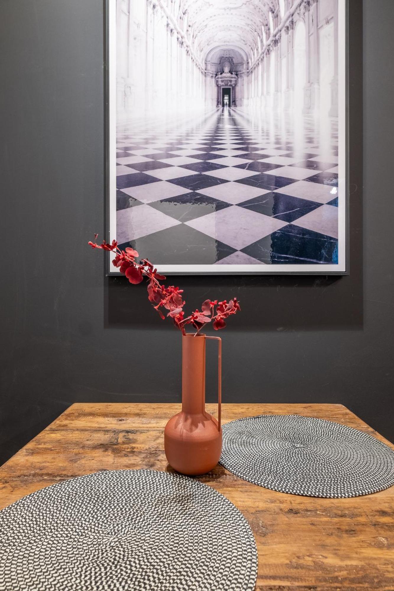 Central Art-Inspired Flat With Private Garage Sofia Exteriör bild