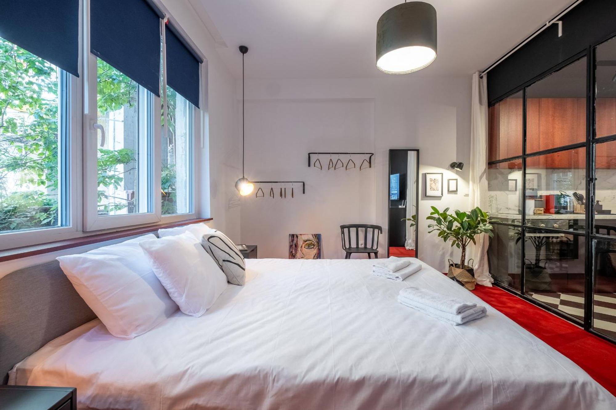 Central Art-Inspired Flat With Private Garage Sofia Exteriör bild